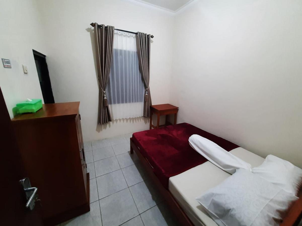 999 Khs Homestay Gilimanuk Exterior photo