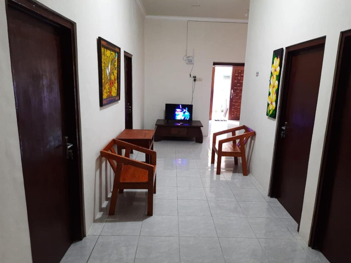 999 Khs Homestay Gilimanuk Exterior photo